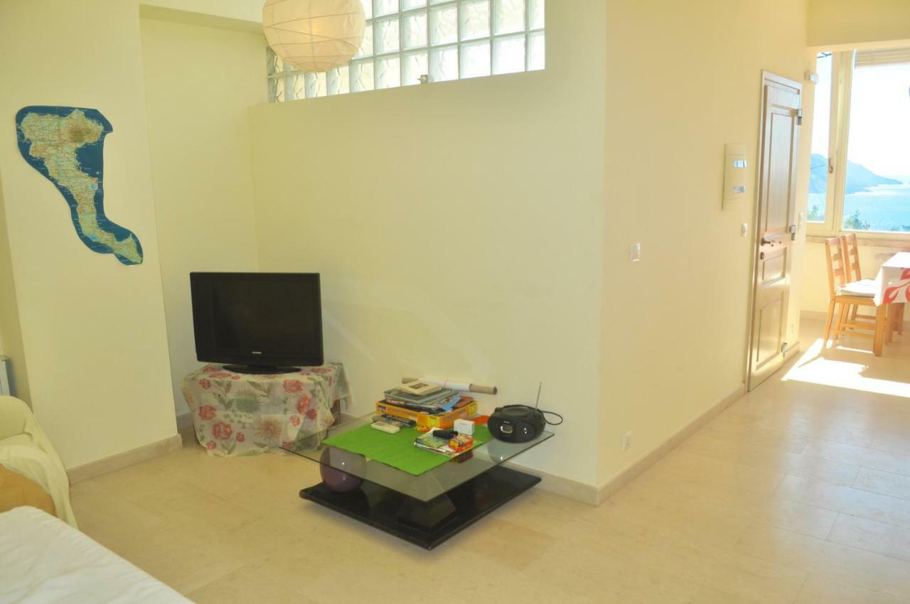 Lemoni Apartments 佩雷卡斯 外观 照片